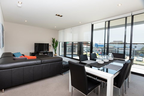 Brand New Executive Apartment - Foster Accommodation 3