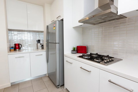 Brand New Executive Apartment - Foster Accommodation 6