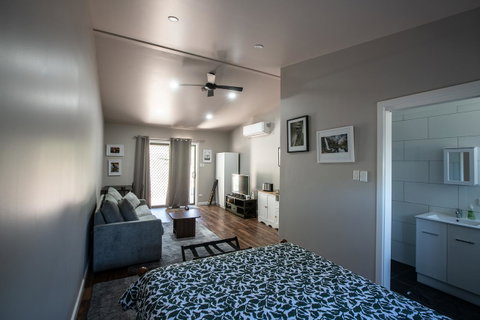 Pound Creek Gallery - Foster Accommodation 16