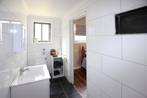 Pound Creek Gallery - Foster Accommodation 6