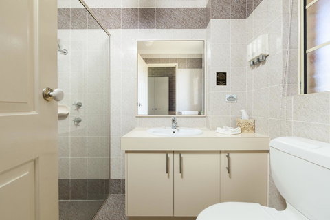 Grand Manor Motor Inn - Foster Accommodation 9