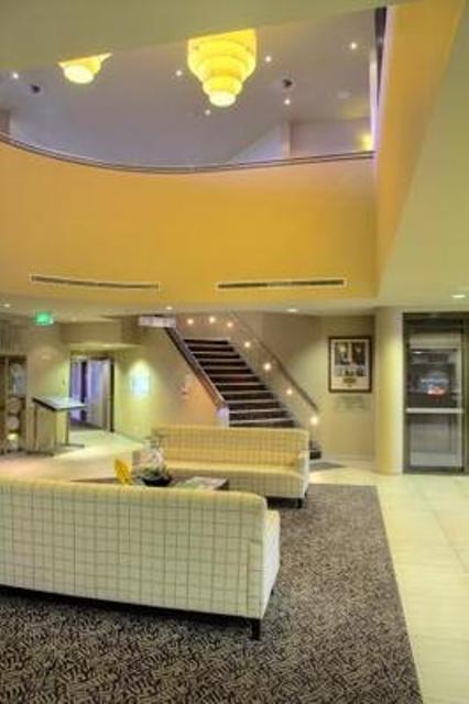 Best Western City Sands - Foster Accommodation 3