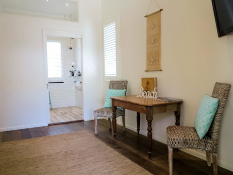 Cove Studios - Foster Accommodation 9