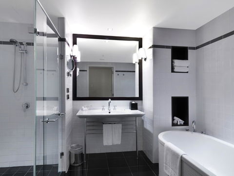 Amora Hotel Jamison Sydney - Foster Accommodation 5