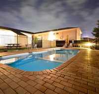 Winning Post Motor Inn - Foster Accommodation
