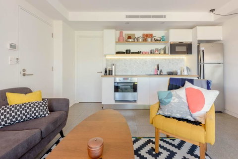 Scandi Beach Apartment - Foster Accommodation 5