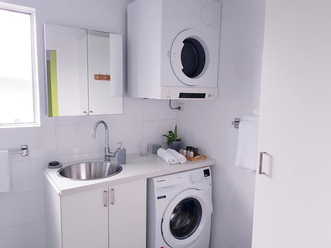 BookerBay Retreat! - Foster Accommodation 9