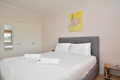 JE Guesthouse, Central To All The Hunter Valley Has To Offer - Foster Accommodation 24