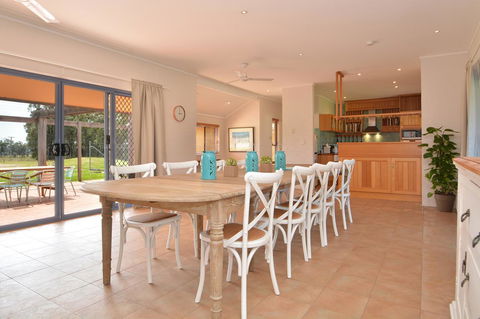 JE Guesthouse, Central To All The Hunter Valley Has To Offer - Foster Accommodation 0