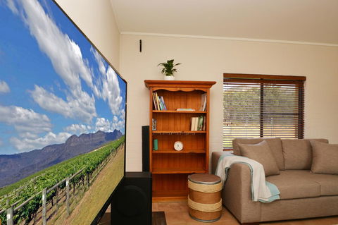 JE Guesthouse, Central To All The Hunter Valley Has To Offer - Foster Accommodation 5