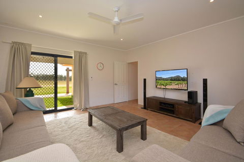 JE Guesthouse, Central To All The Hunter Valley Has To Offer - Foster Accommodation 4