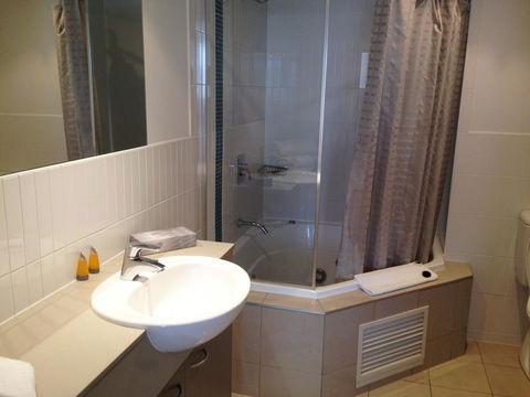 BASE Holidays - Ettalong Beach Premium Apartments - Foster Accommodation 39