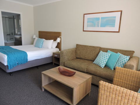 BASE Holidays - Ettalong Beach Premium Apartments - Foster Accommodation 13