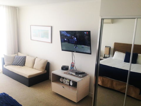 BASE Holidays - Ettalong Beach Premium Apartments - Foster Accommodation 32