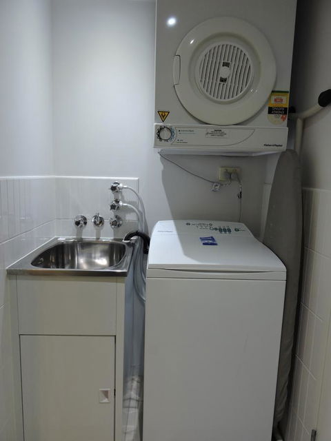 BASE Holidays - Ettalong Beach Premium Apartments - Foster Accommodation 3