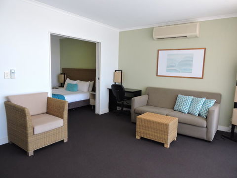 BASE Holidays - Ettalong Beach Premium Apartments - Foster Accommodation 9