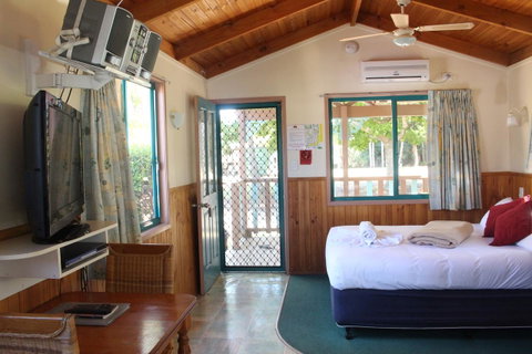 Lani\'s Holiday Island - Foster Accommodation 9
