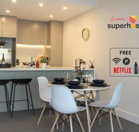 Stunning Views Sydney Olympic Park - Foster Accommodation