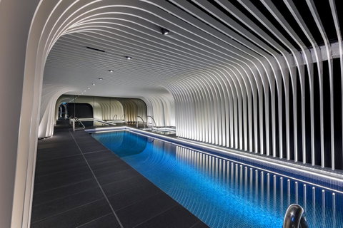 SKYE Suites Sydney - Foster Accommodation 10