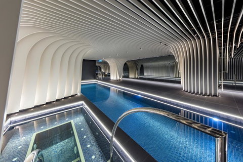SKYE Suites Sydney - Foster Accommodation 5