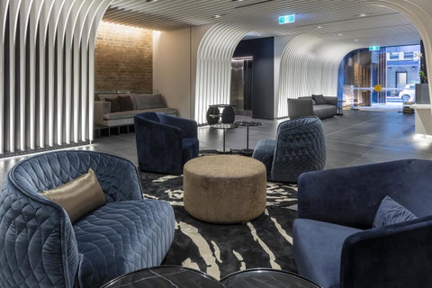SKYE Suites Sydney - Foster Accommodation 4