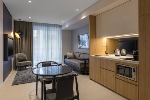 SKYE Suites Sydney - Foster Accommodation 25