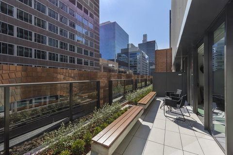 SKYE Suites Sydney - Foster Accommodation 18