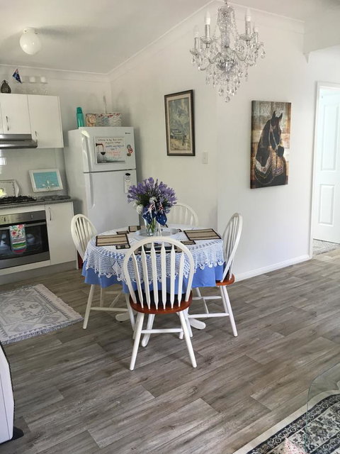 The Best Exotic Magnolia Cottage - Foster Accommodation 6