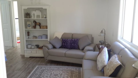 The Best Exotic Magnolia Cottage - Foster Accommodation 31