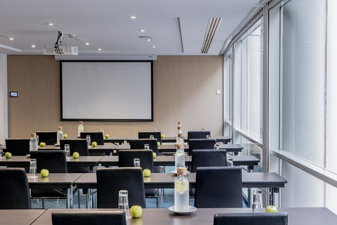 Novotel Sydney Darling Square - Foster Accommodation 26