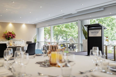 Novotel Sydney Darling Square - Foster Accommodation 24