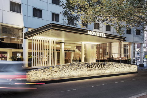 Novotel Sydney Darling Square - Foster Accommodation 0