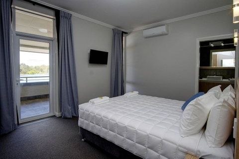 Lakes And Ocean Hotel Forster - Foster Accommodation 12