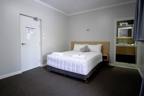 Lakes And Ocean Hotel Forster - Foster Accommodation 13