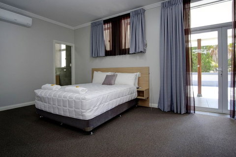 Lakes And Ocean Hotel Forster - Foster Accommodation 19