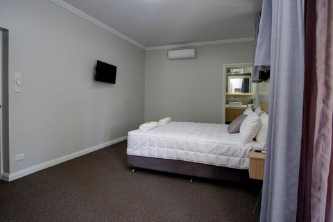 Lakes And Ocean Hotel Forster - Foster Accommodation 17