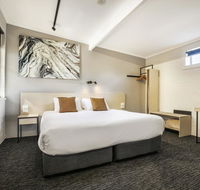 Nightcap at Colyton Hotel - Foster Accommodation