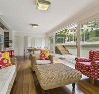 Summery spacious 4 bed home in Kurraba Point - Foster Accommodation