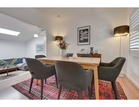 Spacious Cottage With Views, 10 Mins From The City - Foster Accommodation 6