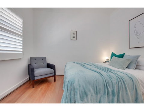Spacious Cottage With Views, 10 Mins From The City - Foster Accommodation 12