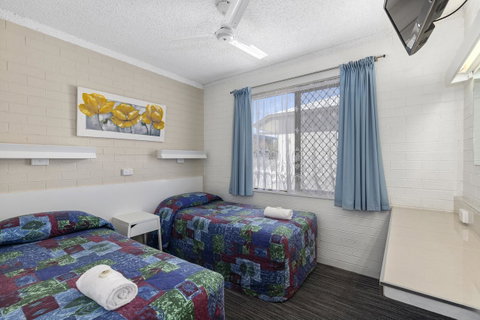 Coastal Bay Motel - Foster Accommodation 15