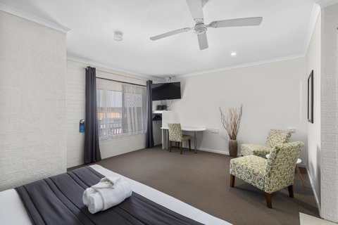Coastal Bay Motel - Foster Accommodation 12