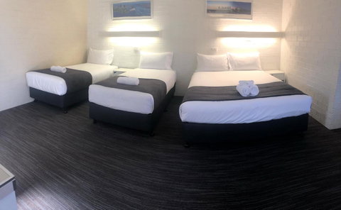 Coastal Bay Motel - Foster Accommodation 18