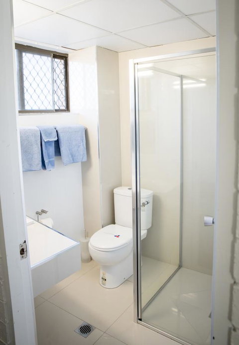 Coastal Bay Motel - Foster Accommodation 41