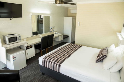 Coastal Bay Motel - Foster Accommodation 28