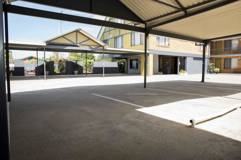 Coastal Bay Motel - Foster Accommodation 39