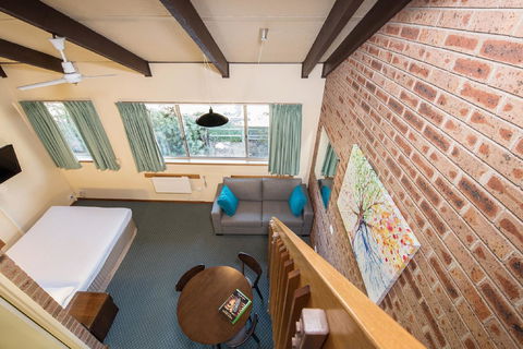 Alpine Gables - Foster Accommodation 29