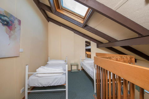 Alpine Gables - Foster Accommodation 28