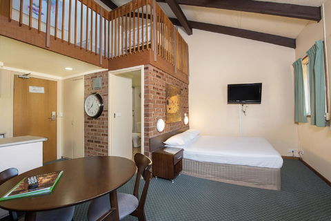 Alpine Gables - Foster Accommodation 16