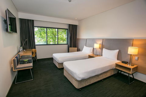 Alpha Hotel Eastern Creek - Foster Accommodation 11